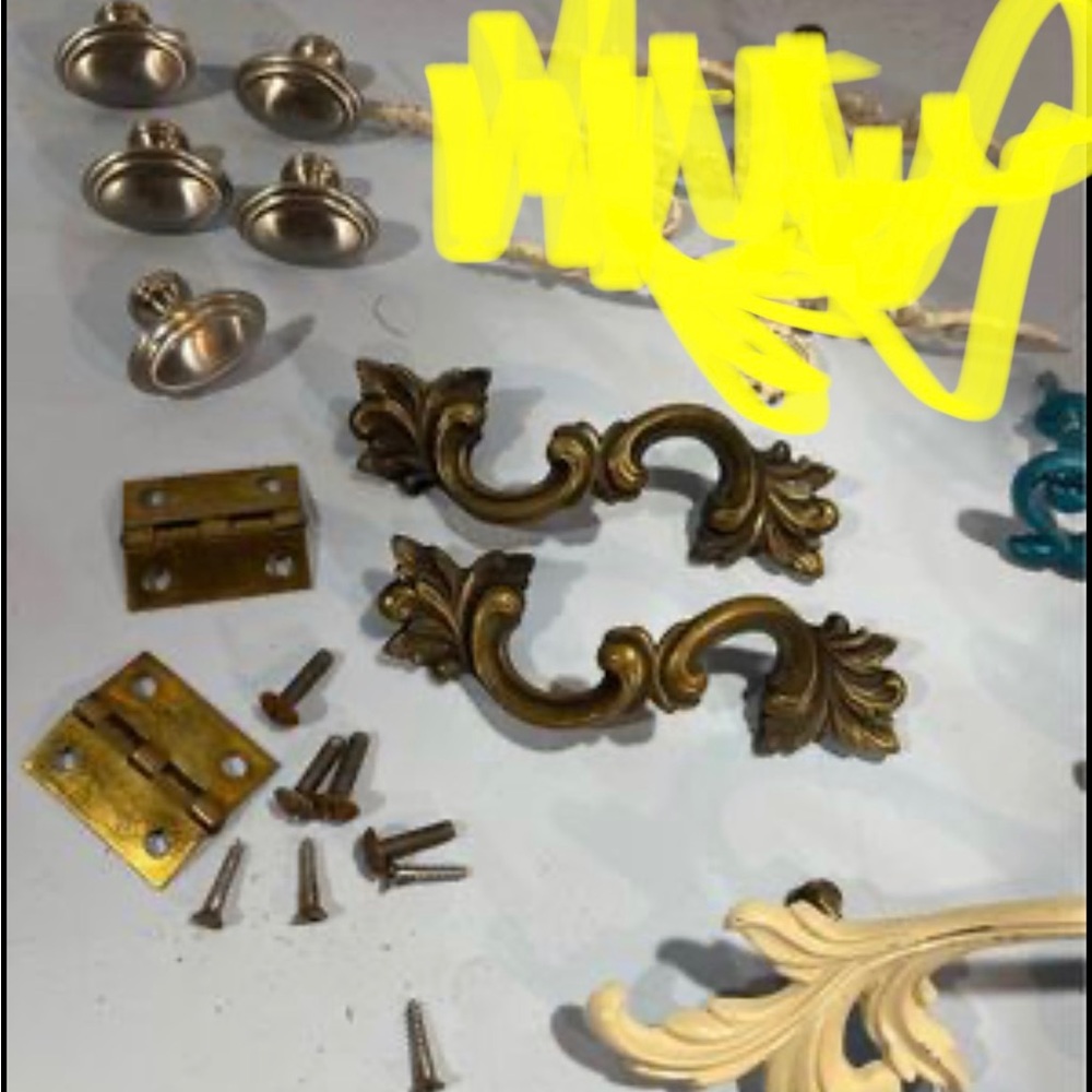 Knob lot - Picture 2 of 3